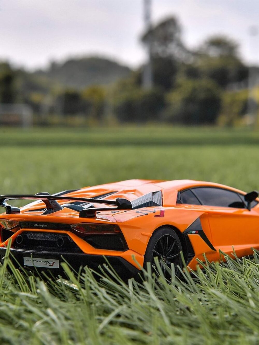 Remote Control Car Licensed RC, 1:24 Lambo Toy Car for Kids, Lambo Aventador SVJ - Picture 9 of 9